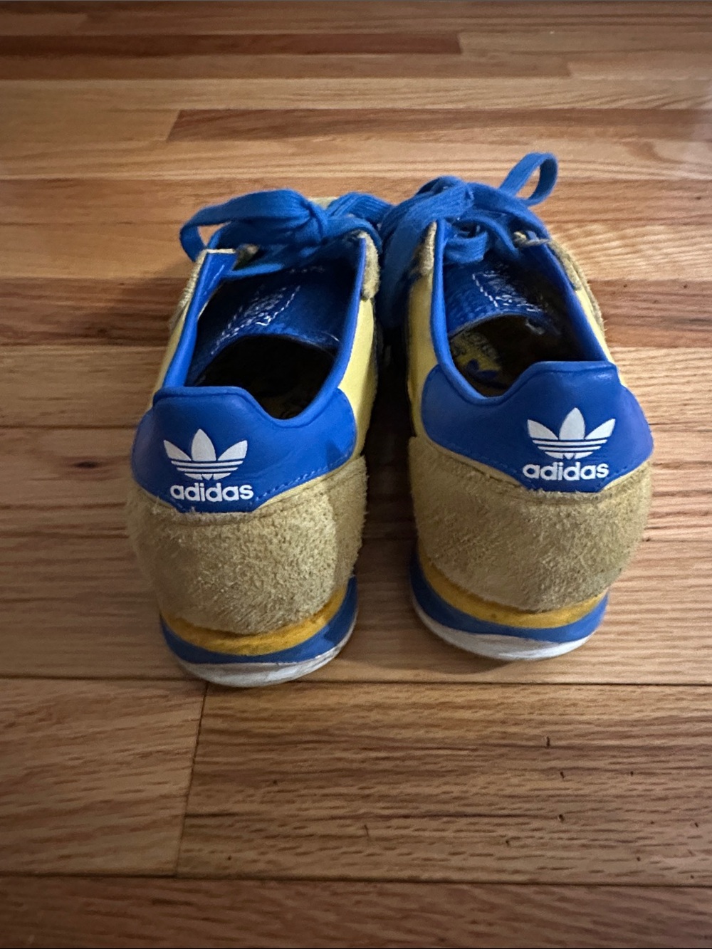 Adidas Yellow & Blue Classic Sneakers Size 4.5 - Picture 4 of 6